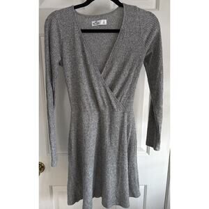 URBAN OUTFITTERS Long sleeve sweater dress size SMALL